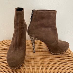 House of Harlow heeled booties